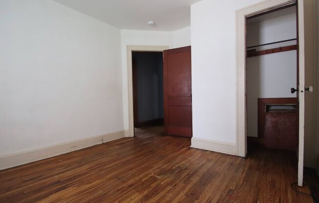 3 beds, 1 bath, $2,199