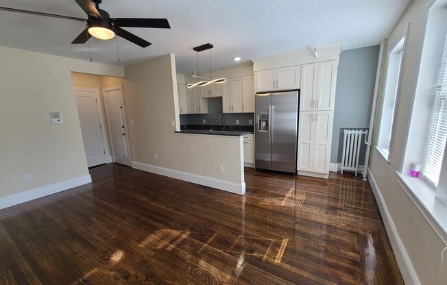 1 bed, 1 bath, $2,700, Unit 9