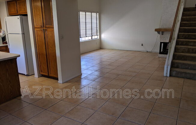 609 E MESQUITE Circle