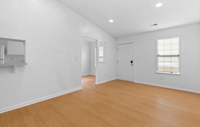 Private Patio, Practical Perks, Prime VB Location—Professionals, This 2BR/1BA Townhome Is For You!