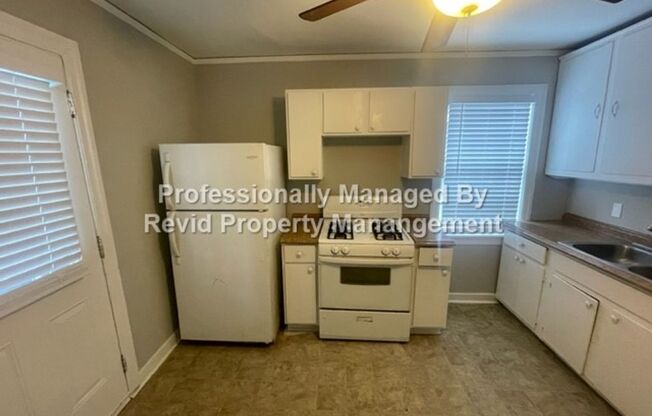 2 beds, 1 bath, 900 sqft, $850, Unit 765