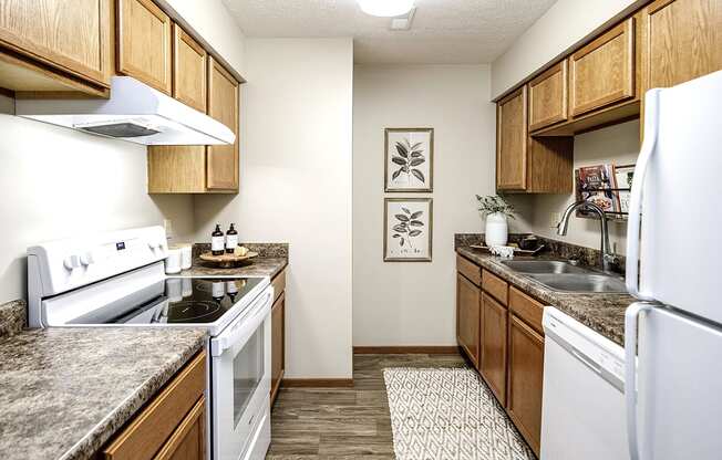 One- two- and three-bedroom apartment homes featuring amenities like three pools, fitness center, basketball court and much more at The Pointe in La Vista, NE