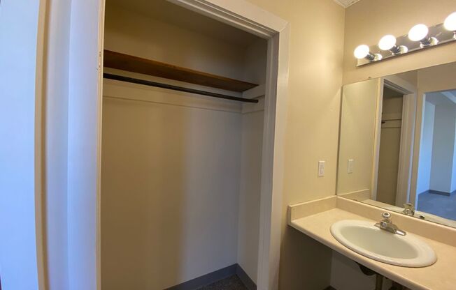 Studio, 1 bath, $865, Unit 392