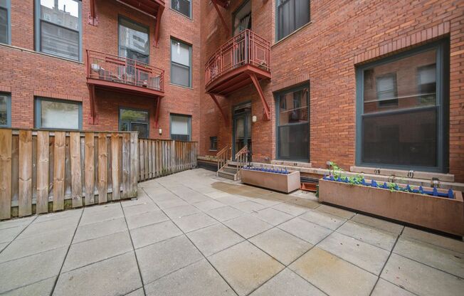 2 beds, 2 baths, $3,100, Unit 506