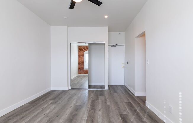 Studio, 1 bath, 450 sqft, $1,395