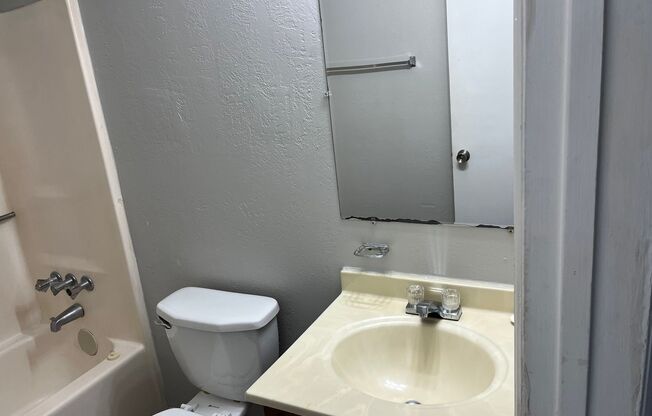 2 beds, 1 bath, 750 sqft, $996, Unit B-503B1