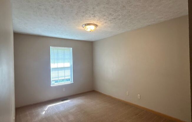 4 beds, 2 baths, $1,300, Unit 2204 SR 26 W-Unit 2