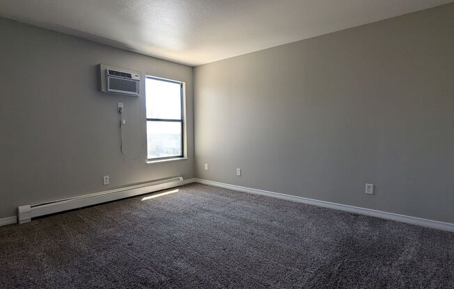 2 beds, 2 baths, $1,900, Unit # 19 308