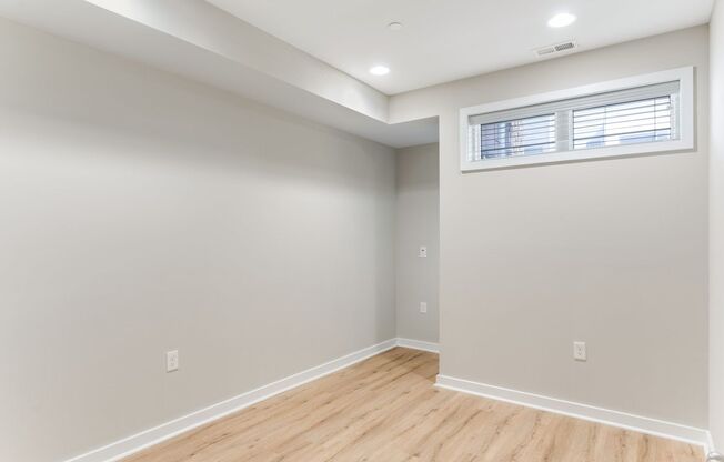 2 beds, 1 bath, 802 sqft, $1,795, Unit Unit 7