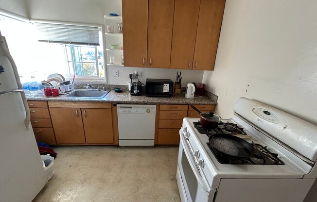 3529 LINCOLN AVE