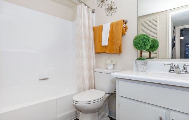 2 beds, 2 baths, 808 sqft, $1,525, Unit 714