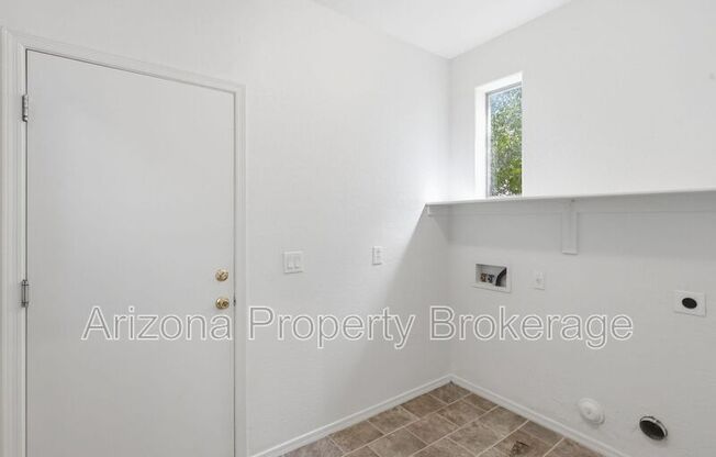 1911 E PATRICK ST