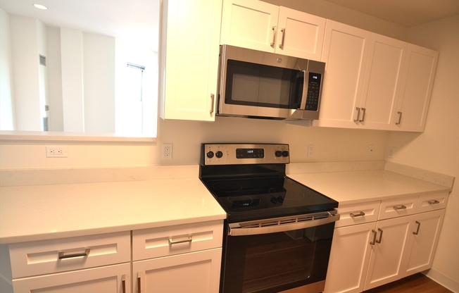 1 bed, 1 bath, 671 sqft, $3,500, Unit 103