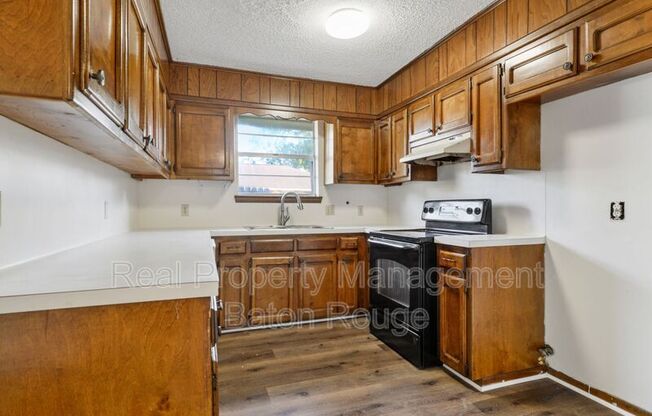 8933 BARONNE DR