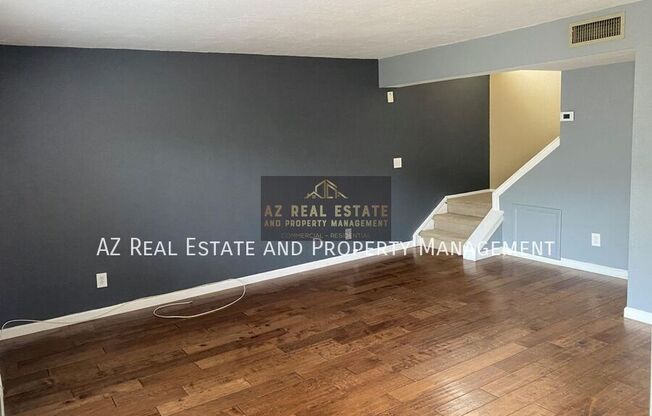 1922 E ORANGE DR