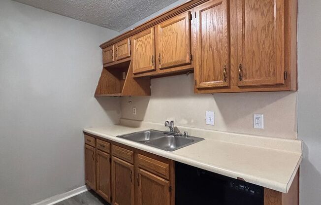 1 bed, 1 bath, 560 sqft, $685, Unit K75