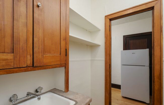 1 bed, 1 bath, 600 sqft, $1,015, Unit 207
