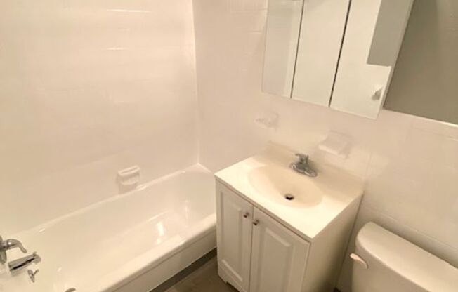 Studio, 1 bath, 325 sqft, $995, Unit C305