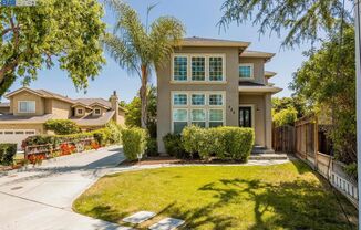 Stunning Executive Willow Glen home in Prime Location 4 bed/ 4.5 bath