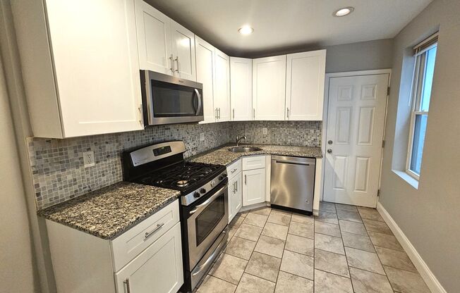 2 Bedroom recently renovated Belmont Neighborhood