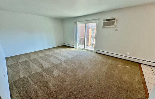 2 beds, 1 bath, 900 sqft, $1,295, Unit 4