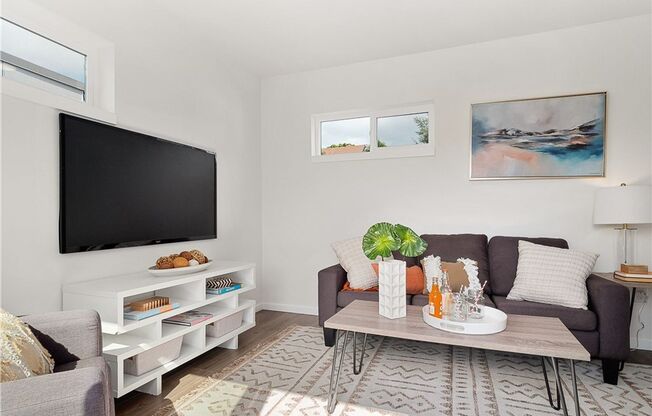 Luxury 3-Bed Interbay Townhome