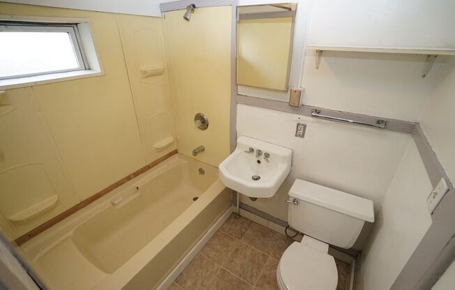 1 bed, 1 bath, $1,000, Unit 542D #1