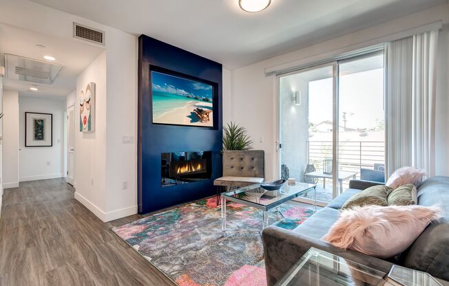 2 beds, 2 baths, 971 sqft, $2,900, Unit 204