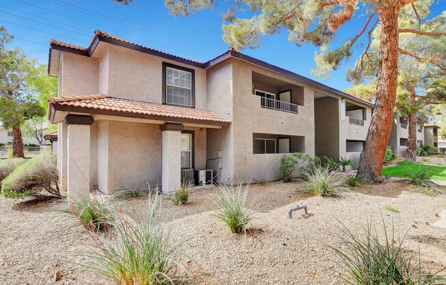 Downstairs 1 Bedroom Condo!!