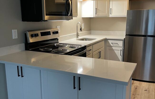 1 bed, 1 bath, 475 sqft, $1,395, Unit 14