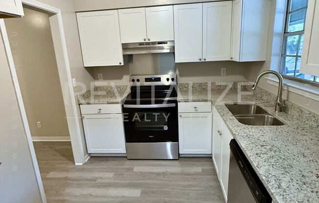 Renovated 2 Bedroom/1.5 Bathroom in Mobile!