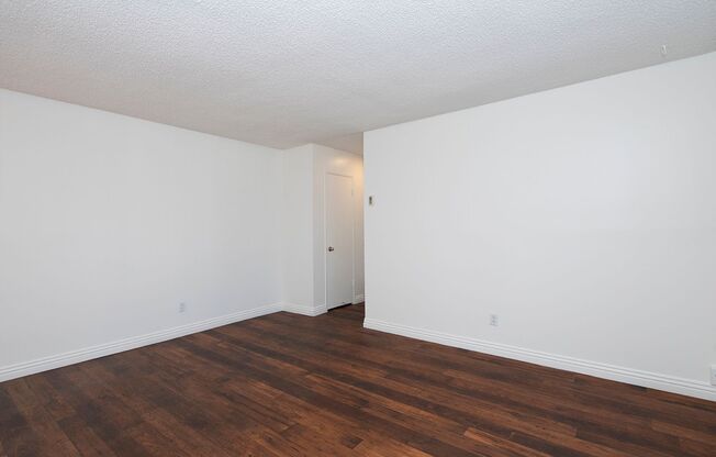 1 MONTH FREE!!! Beautiful 1-Bedroom in Chula Vista with Parking