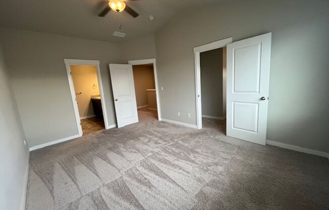 3 beds, 2.5 baths, $2,500, Unit Lot 554