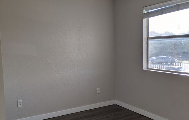 2 beds, 2 baths, 850 sqft, $1,145, Unit 105