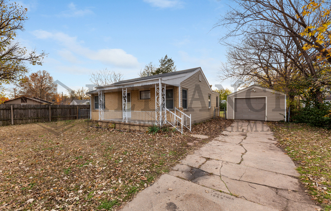 711 N WESTRIDGE DR