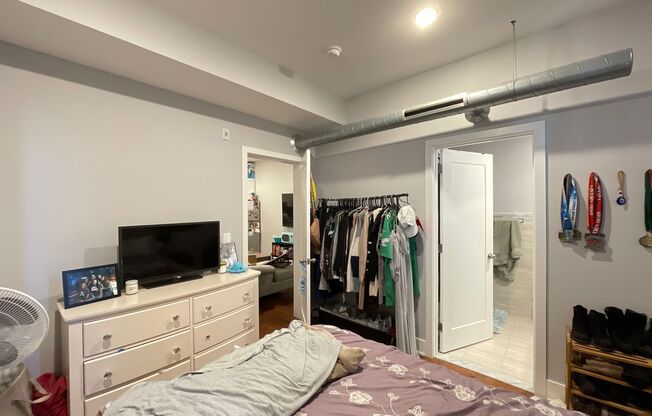 1 bed, 1 bath, $1,350, Unit Apt 19