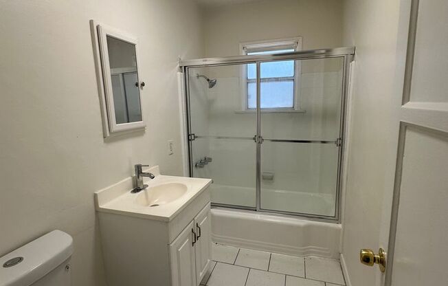 1 bed, 1 bath, 800 sqft, $2,195