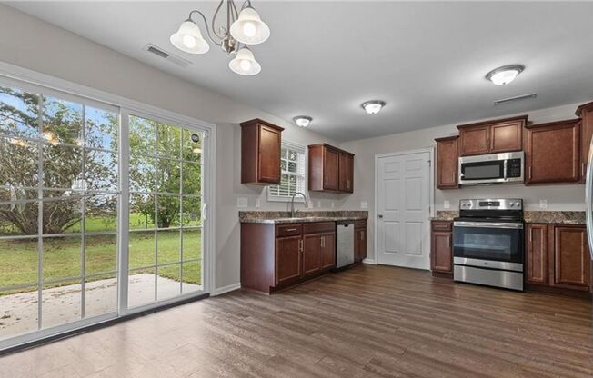 1595 Rossmore ~ Newton Place