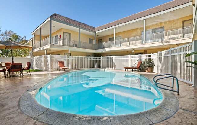 Apartments in Newbury Park for Rent - Casa Linda - Pool Area with Lounge Chair and Table Seating