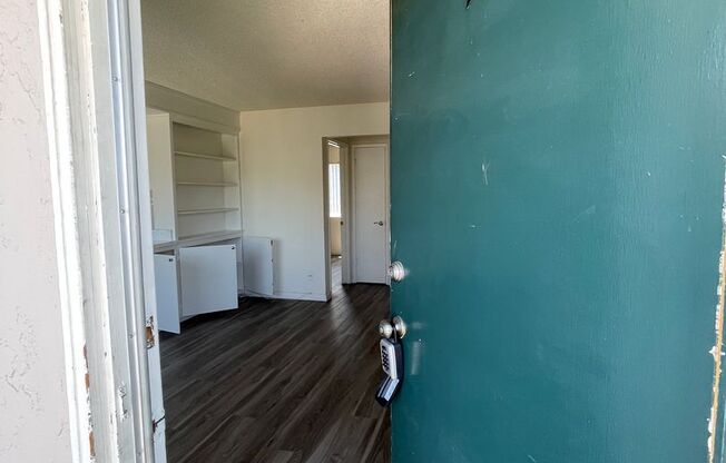 Welcome to Tamarack Gardens! Located in the heart of Sunnyvale
