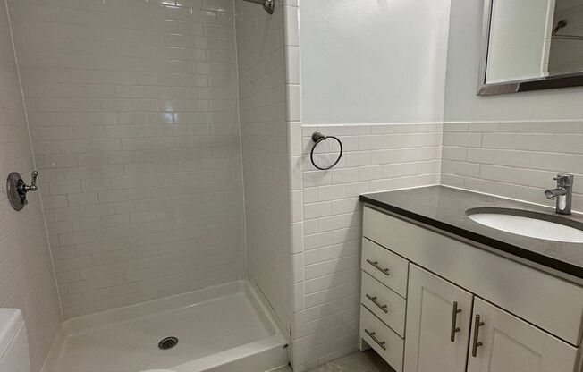 2 beds, 2 baths, 690 sqft, $2,600, Unit 109 Summer #416