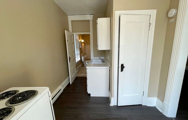 Studio, 1 bath, 339 sqft, $795, Unit 2