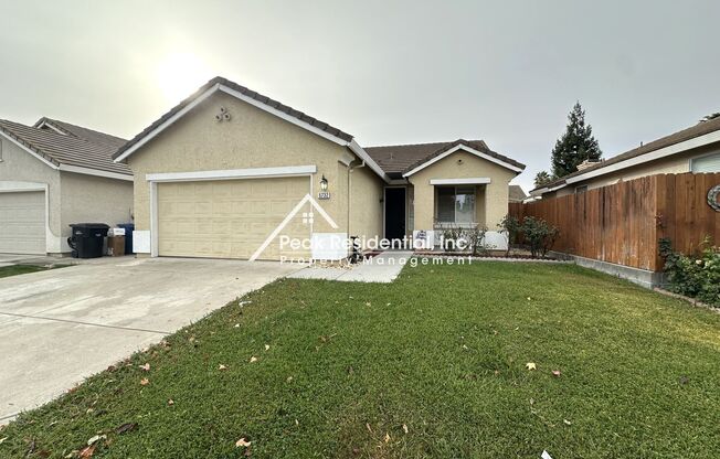 Wonderful 3bd/2ba Antelope Home with 2 Car Garage!