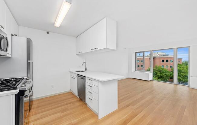 446 W 167 ST