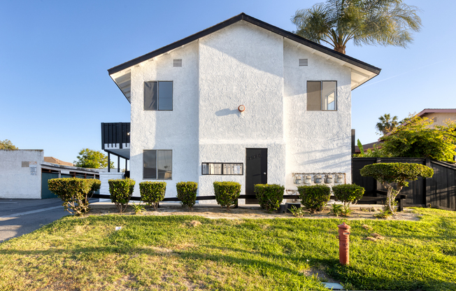 3296 FRANKLIN AVE