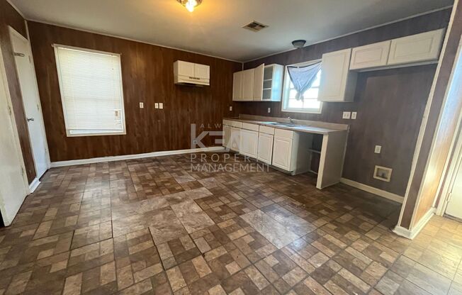 3 bed, 2 bath home now available in Lafayette!