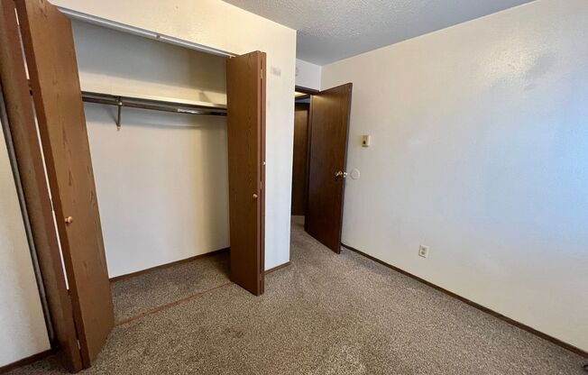 2 beds, 1 bath, $795, Unit 9