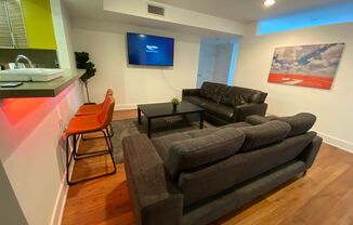 4 beds, 3 baths, 1,450 sqft, $1,750, Unit 312 - Grand Master Room - 4