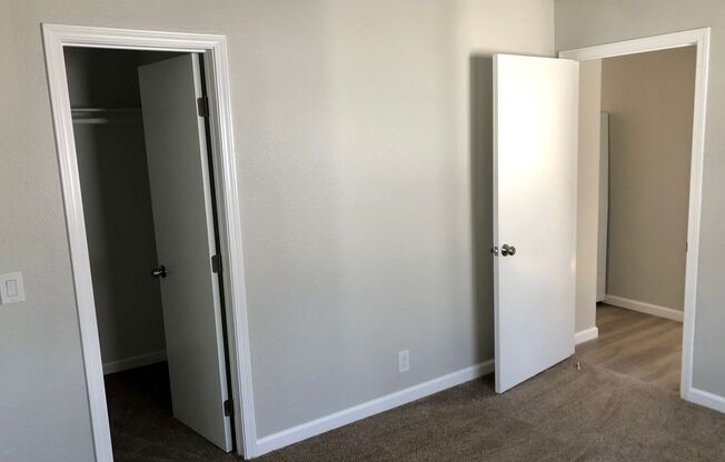 2 beds, 1 bath, $2,200, Unit 2231-04