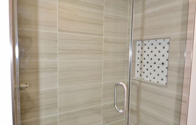 2437 W Thompson Street